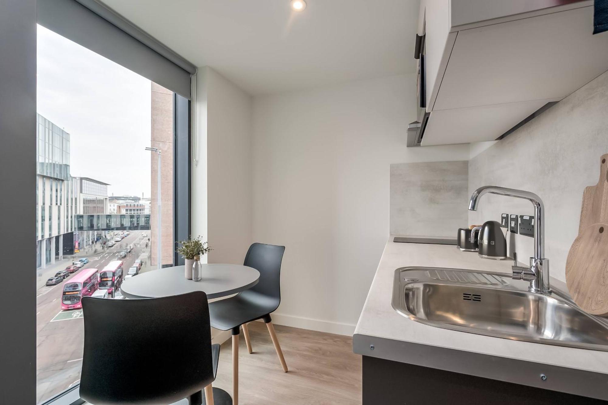 The Best Value Option For The City Centre - Non Students Welcome Belfast Exterior photo